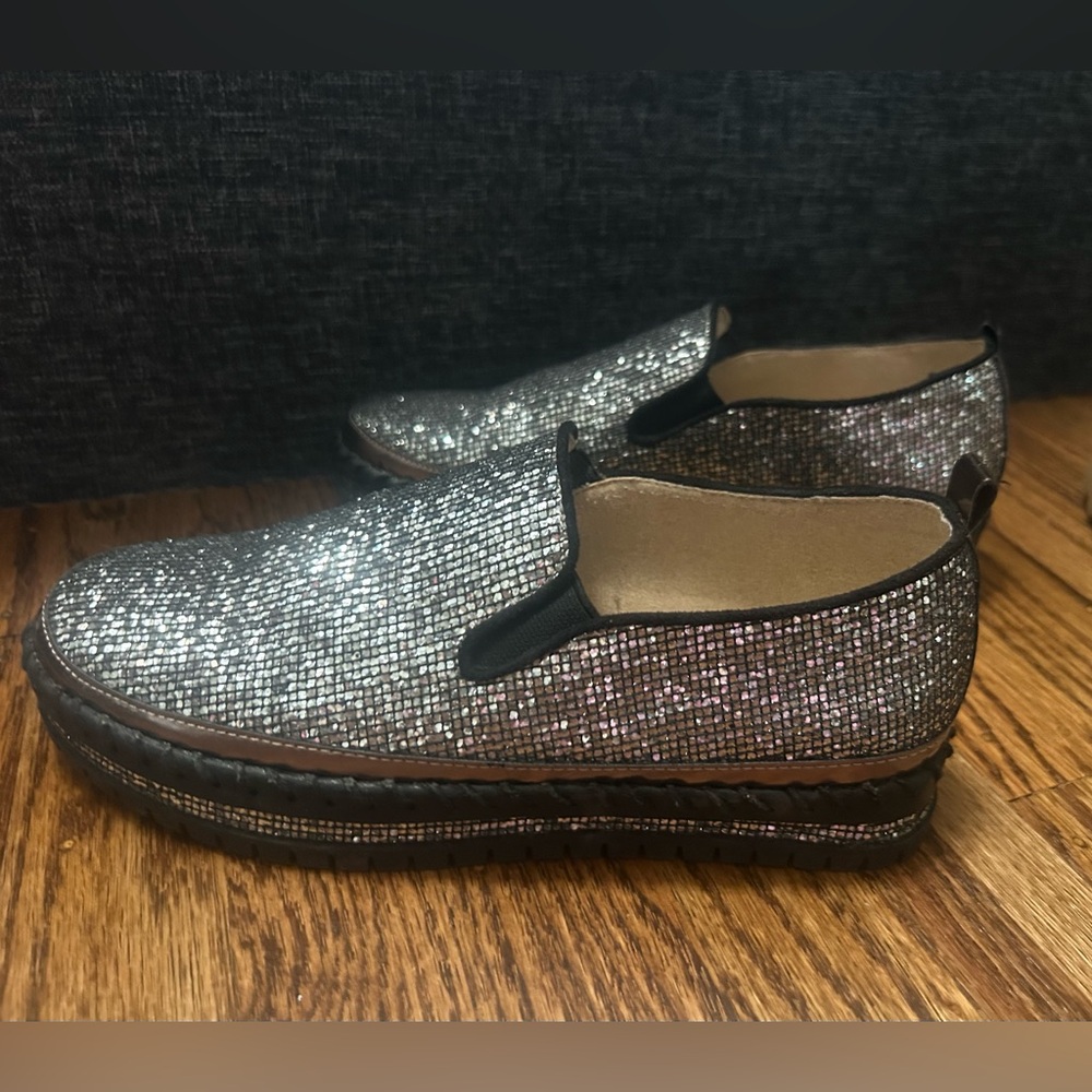 🟢JOLIMALL BLACK & SILVER
GLITTER SLIP-ON platform LOAFER SHOES...🟢